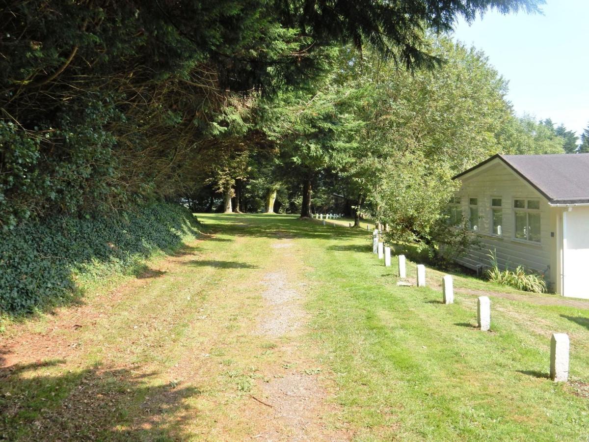 Dartmouth Chalet Holidays Экстерьер фото